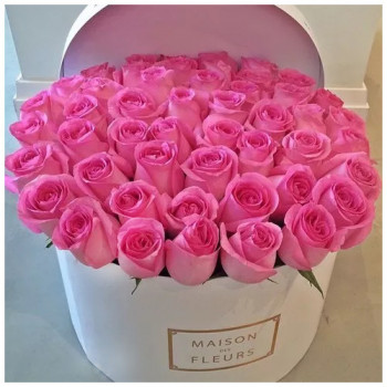 Розовые розы в коробке Maison