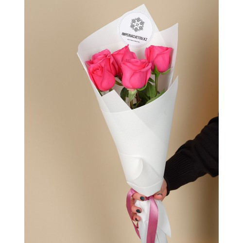 Купить на заказ Букет из 5 розовых роз с доставкой в Каратау
