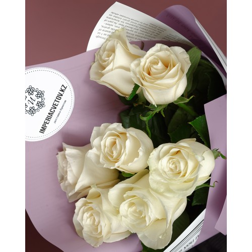 Купить на заказ Букет из 7 белых роз с доставкой в Каратау