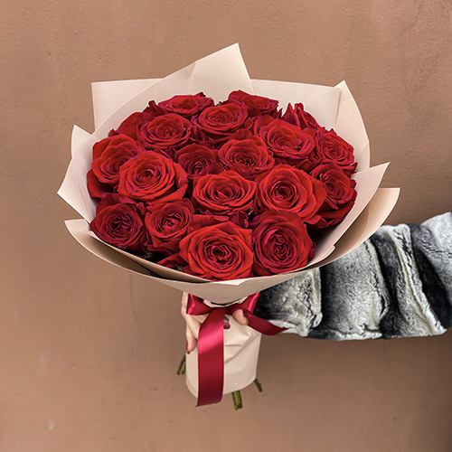 Купить на заказ Букет из 19 красных роз с доставкой в Каратау