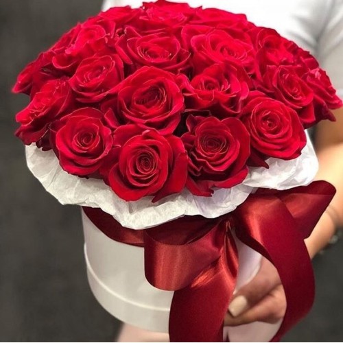 Купить на заказ 15 красных роз в коробке с доставкой в Каратау