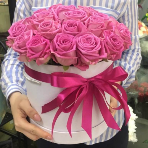Купить на заказ 25 розовых роз в коробке с доставкой в Каратау
