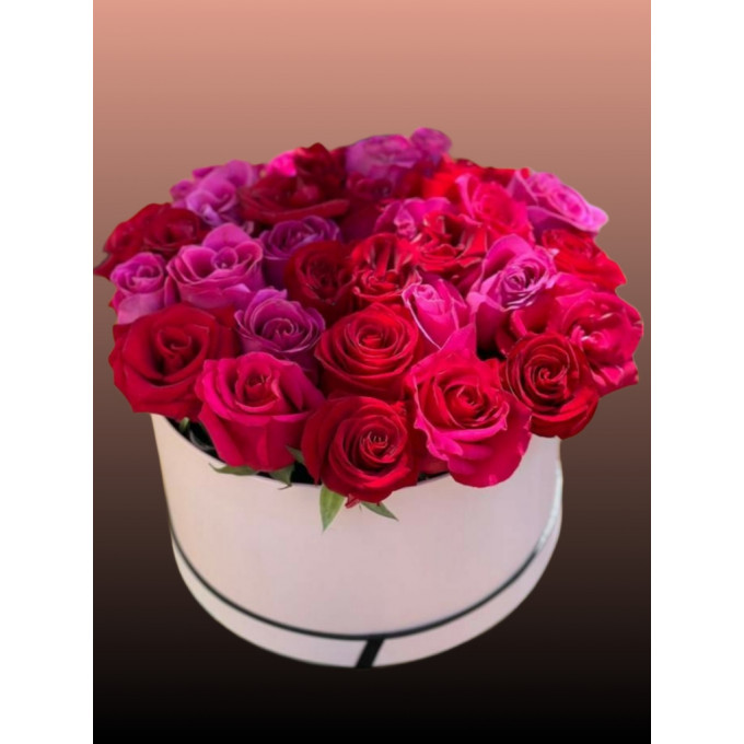 15 радужных роз в коробке 15 радужных роз в коробке