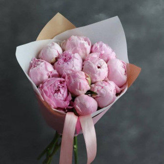 Букет из 11 пион 