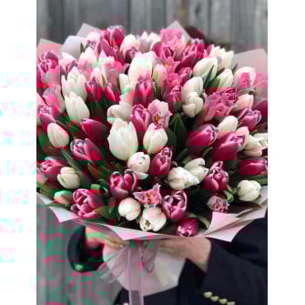 Букет из 101 тюльпана