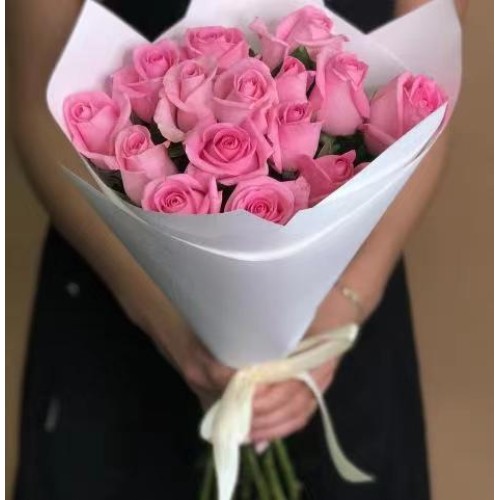 Купить на заказ 15 розовых роз с доставкой в Каратау